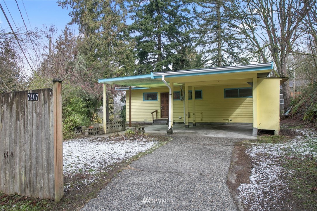 7407 Gatewood Road Southwest Seattle, WA 98136 - Photo 2 of 15 Gallery Image 2