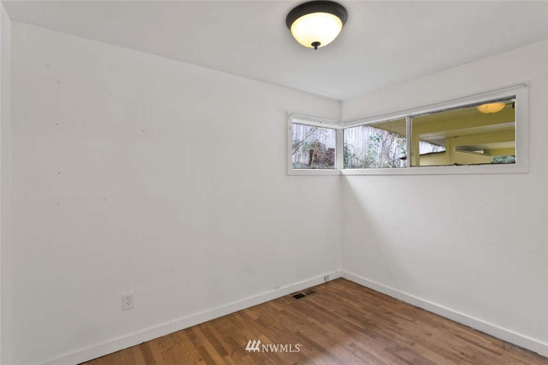 7407 Gatewood Road Southwest Seattle, WA 98136 - Photo 11 of 15 Gallery Image 11