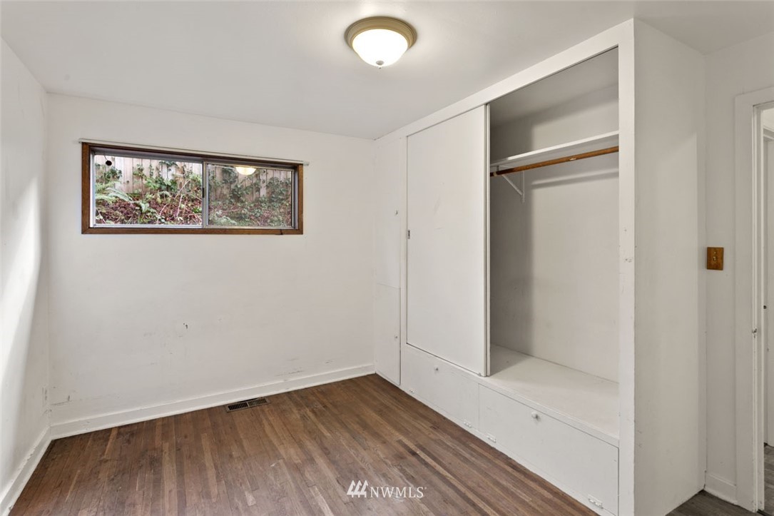 7407 Gatewood Road Southwest Seattle, WA 98136 - Photo 12 of 15 Gallery Image 12
