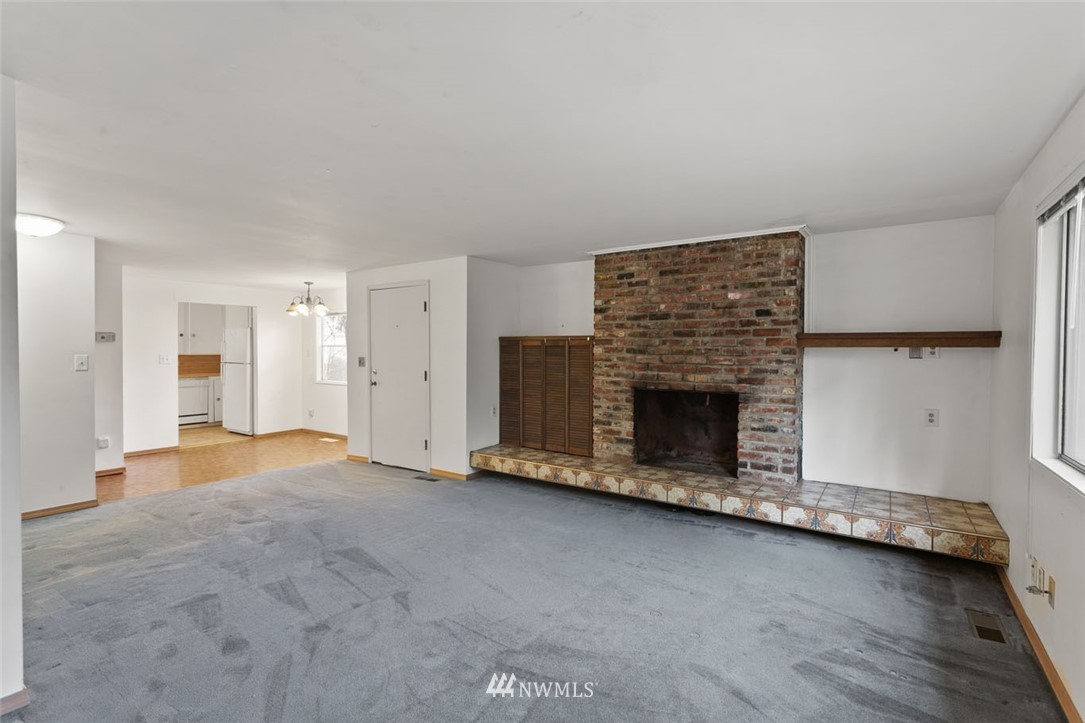 7407 Gatewood Road Southwest Seattle, WA 98136 - Photo 3 of 15 Gallery Image 3