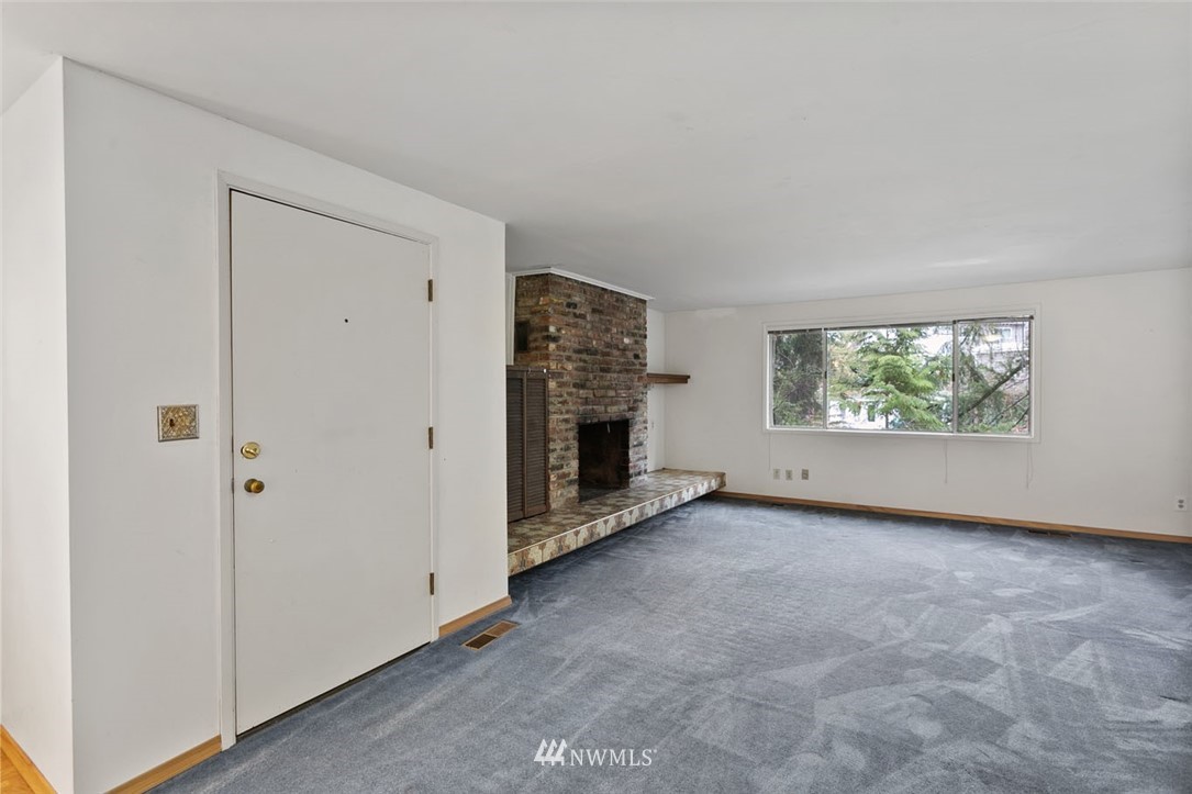 7407 Gatewood Road Southwest Seattle, WA 98136 - Photo 4 of 15 Gallery Image 4