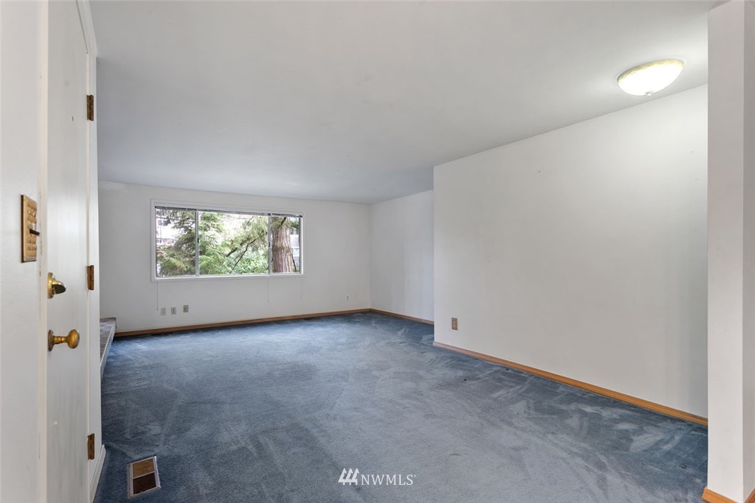 7407 Gatewood Road Southwest Seattle, WA 98136 - Photo 5 of 15 Gallery Image 5