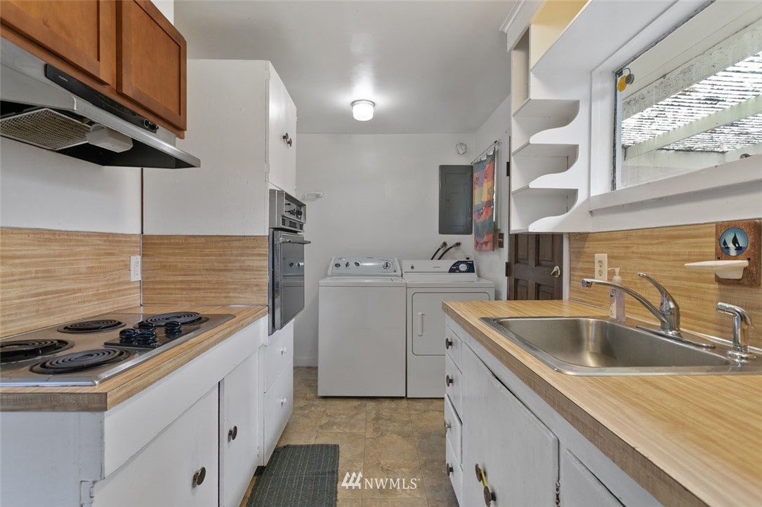 7407 Gatewood Road Southwest Seattle, WA 98136 - Photo 10 of 15 Gallery Image 10