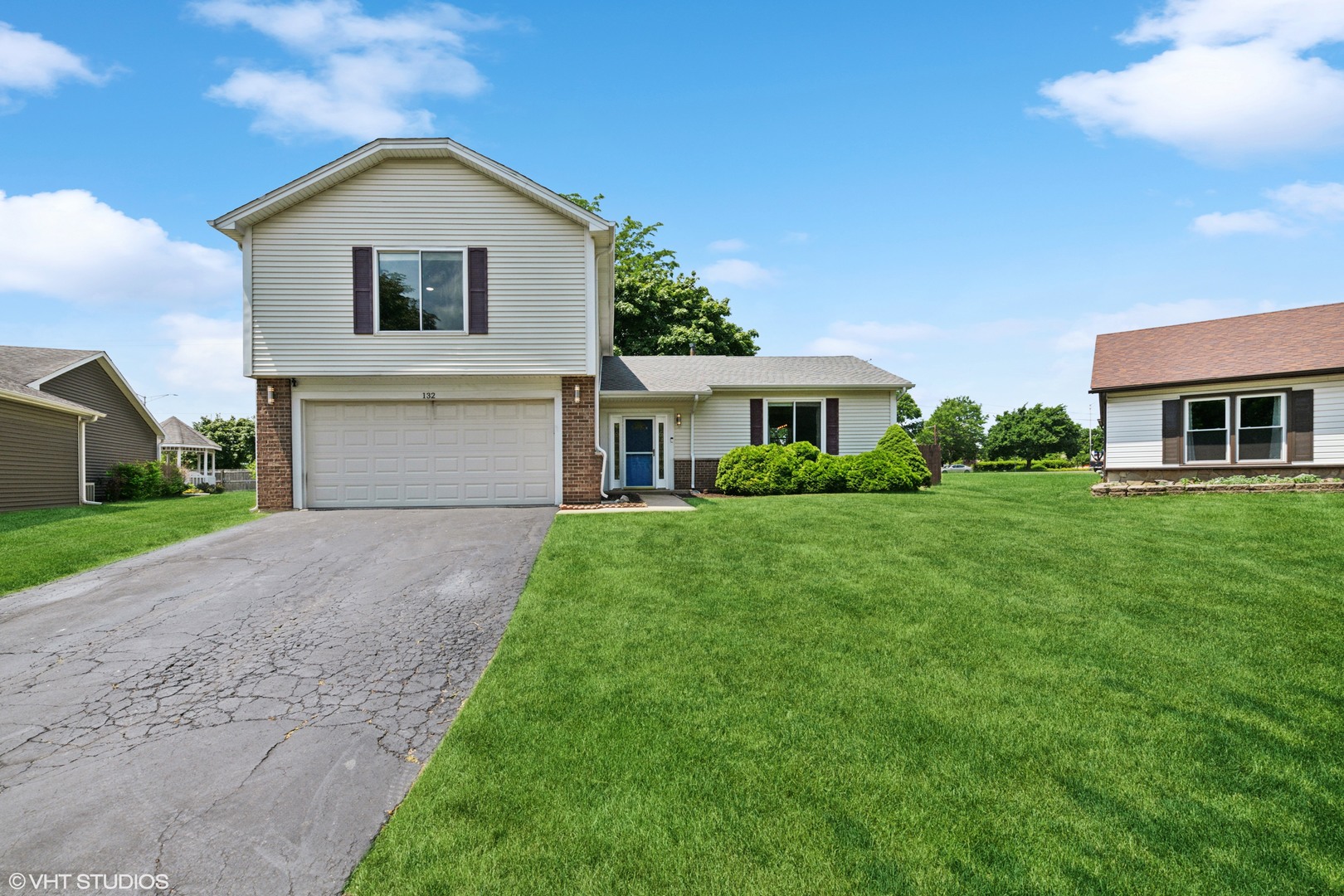 132 Farm Gate Lane Bolingbrook, IL 60440 - Photo 1 of 42 Gallery Image 1
