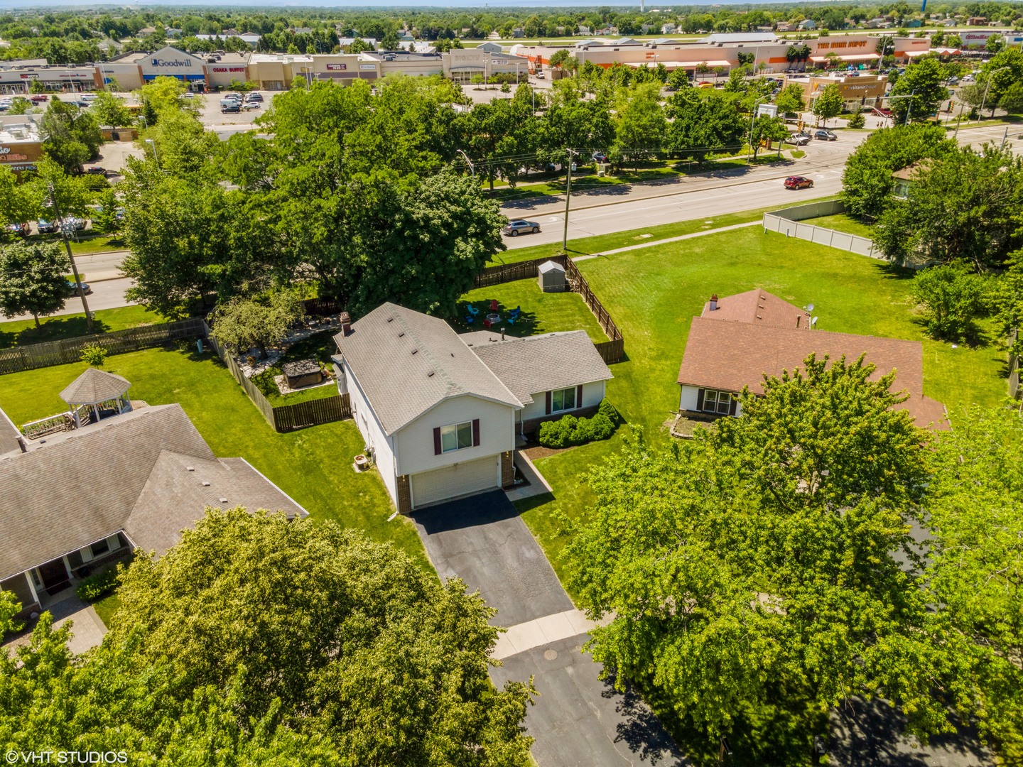 132 Farm Gate Lane Bolingbrook, IL 60440 - Photo 36 of 42 Gallery Image 36