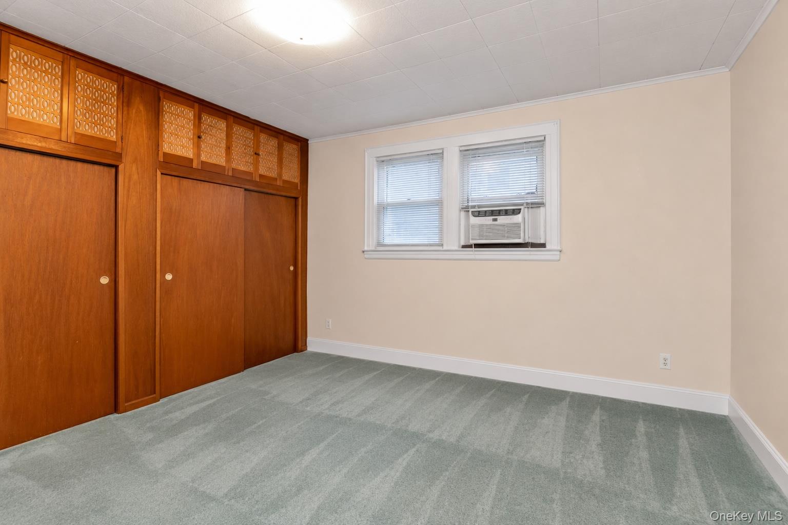 50 Elgin Road Valley Stream, NY 11581 - Photo 4 of 13