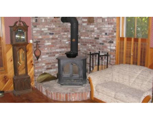96 Mack Road Fitchburg, MA 01420 - Photo 3 of 23 Gallery Image 3