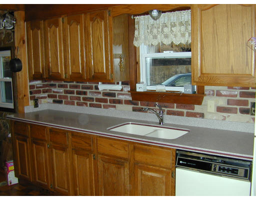 96 Mack Road Fitchburg, MA 01420 - Photo 5 of 23 Gallery Image 5
