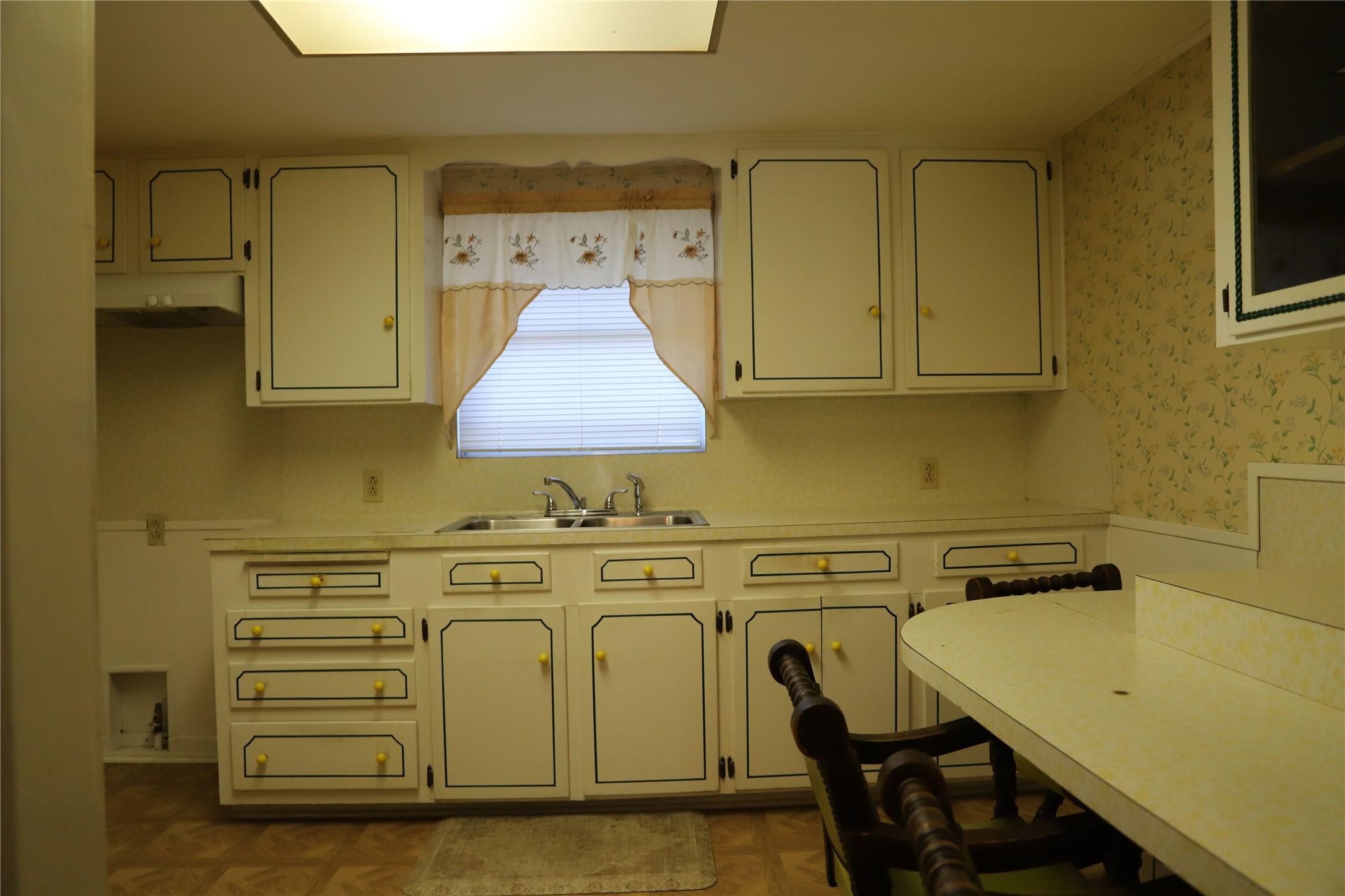 6106 Felix Avenue Austin, TX 78741 - Photo 14 of 20 a utility room with dryer and washer
