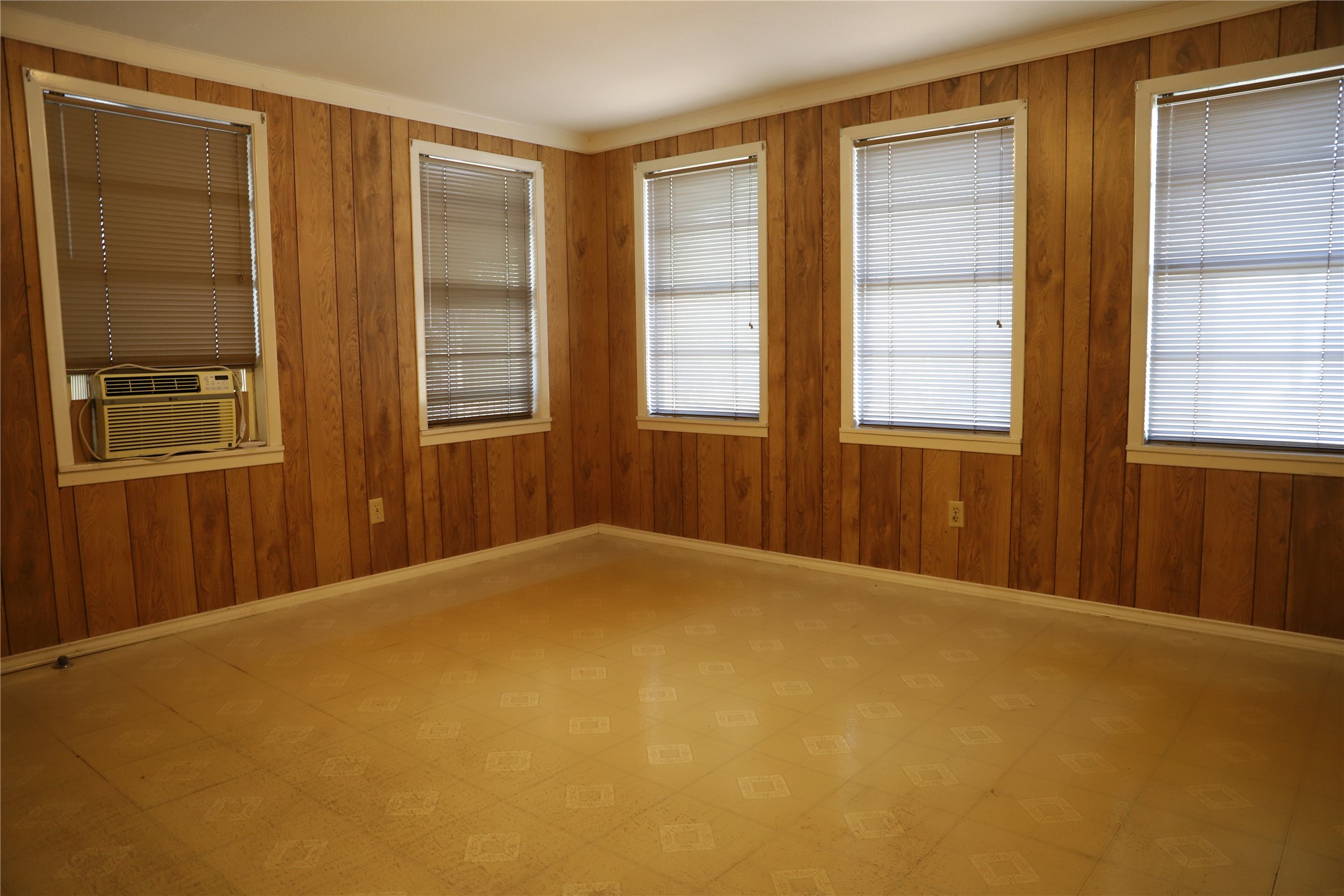6106 Felix Avenue Austin, TX 78741 - Photo 5 of 20 an empty room with windows