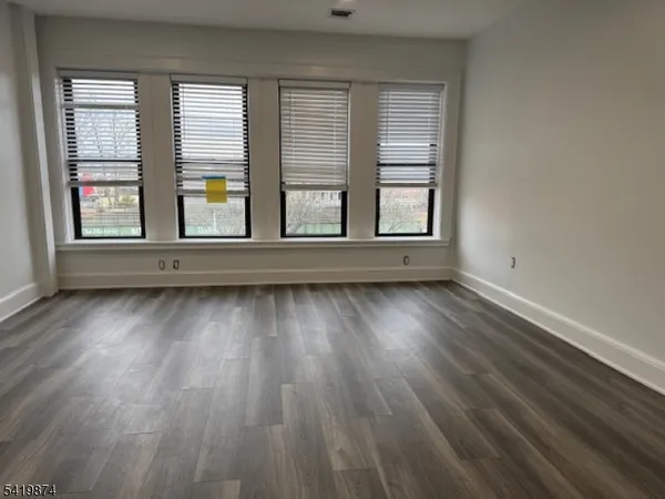 $2,500 | 16 North Avenue, Garwood, NJ 07027