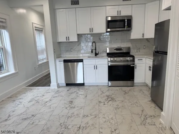 $2,500 | 16 North Avenue, Garwood, NJ 07027