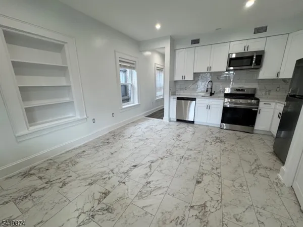 $2,500 | 16 North Avenue, Garwood, NJ 07027