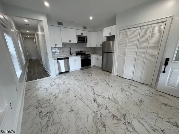 $2,500 | 16 North Avenue, Garwood, NJ 07027