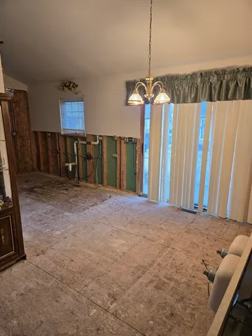 $199,000 | 1684 Willow Cir Drive, Unit 1684, Crest Hill, IL 60403