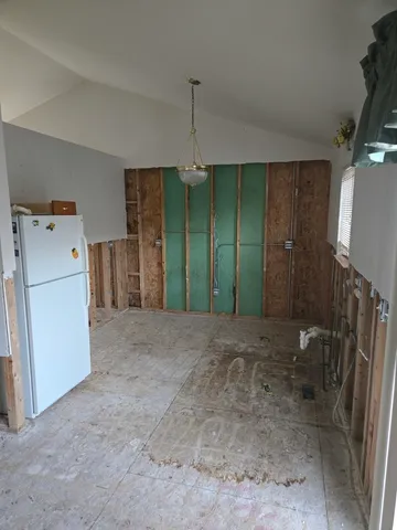 $199,000 | 1684 Willow Cir Drive, Unit 1684, Crest Hill, IL 60403