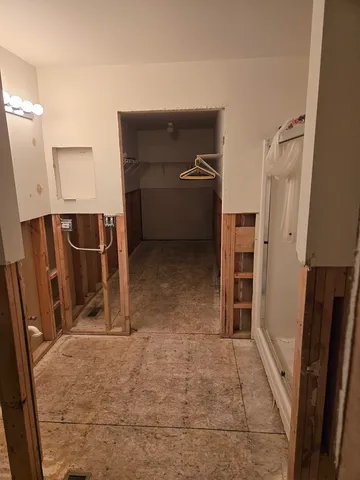 $199,000 | 1684 Willow Cir Drive, Unit 1684, Crest Hill, IL 60403