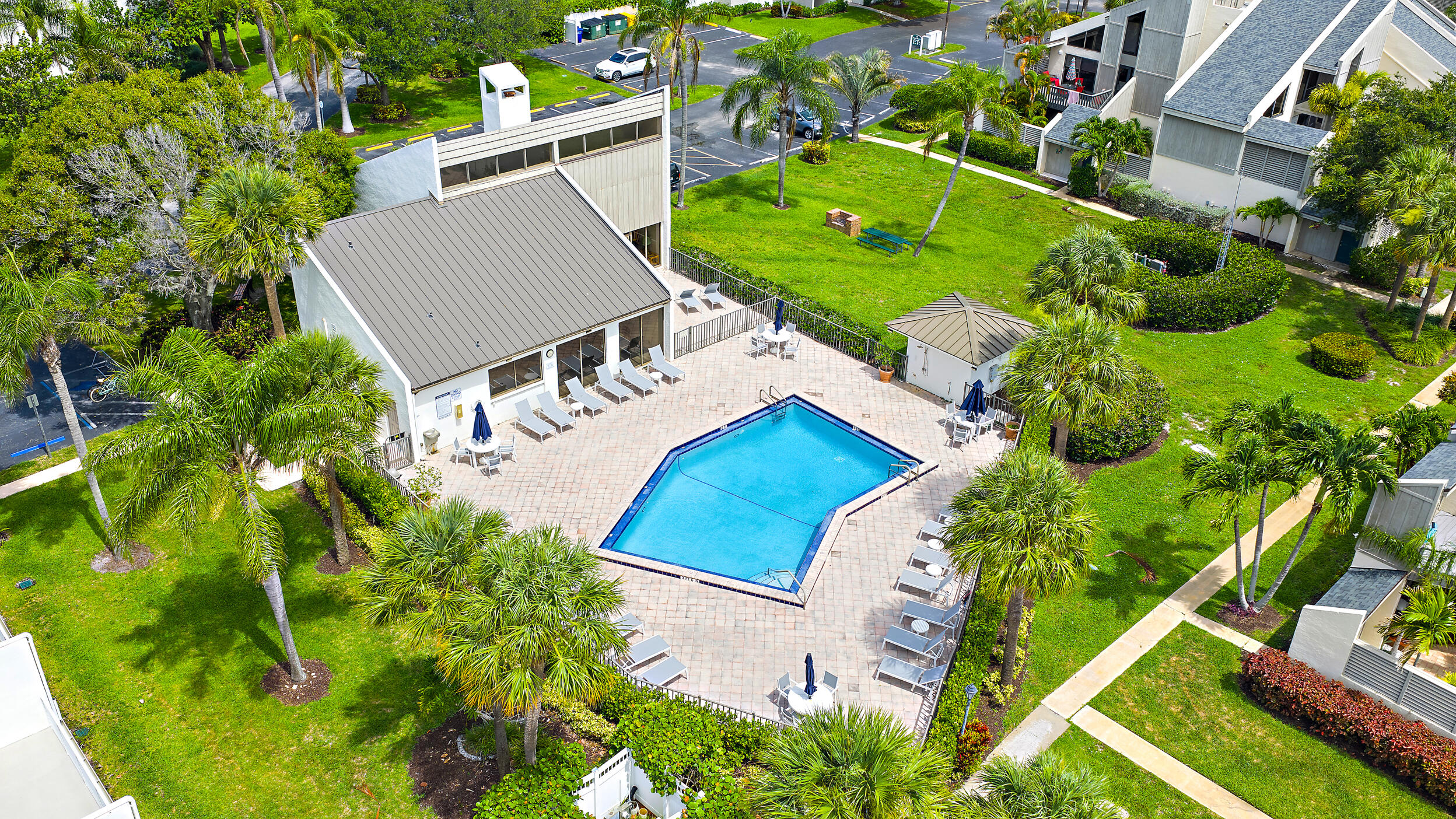 1605 U S 1, Unit 13G Jupiter, FL 33477 - Photo 23 of 23 Community Pool