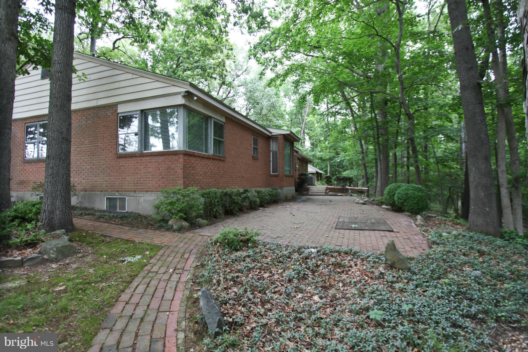 Exterior (Rear)