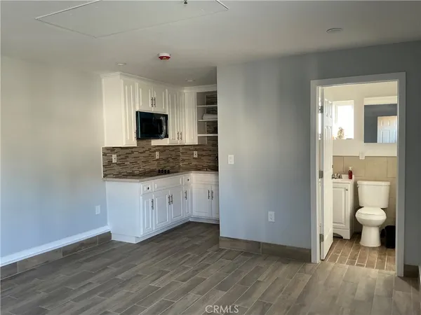 $1,500 | 3229 Locust Avenue, Unit 1/2, Long Beach, CA 90807