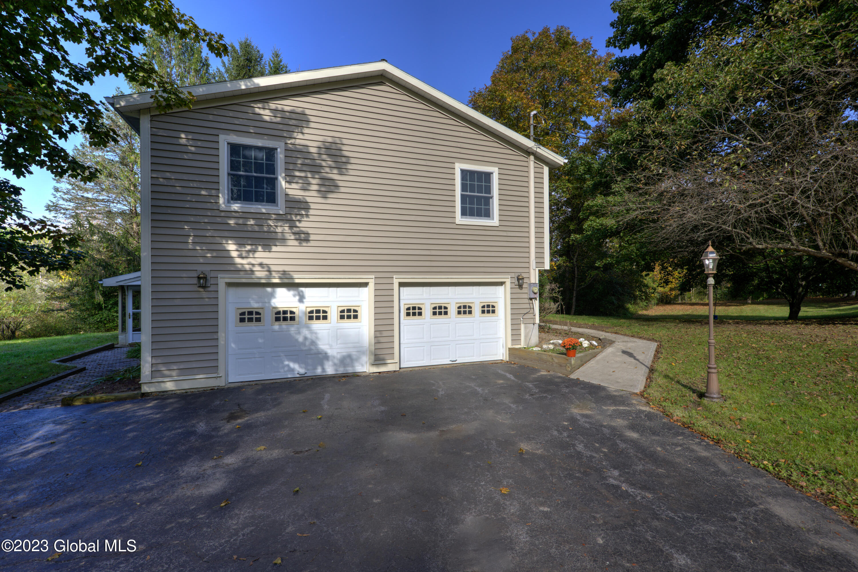 555 Randall Road Ballston, NY 12020 - Photo 3 of 39 1 (3) (1)
