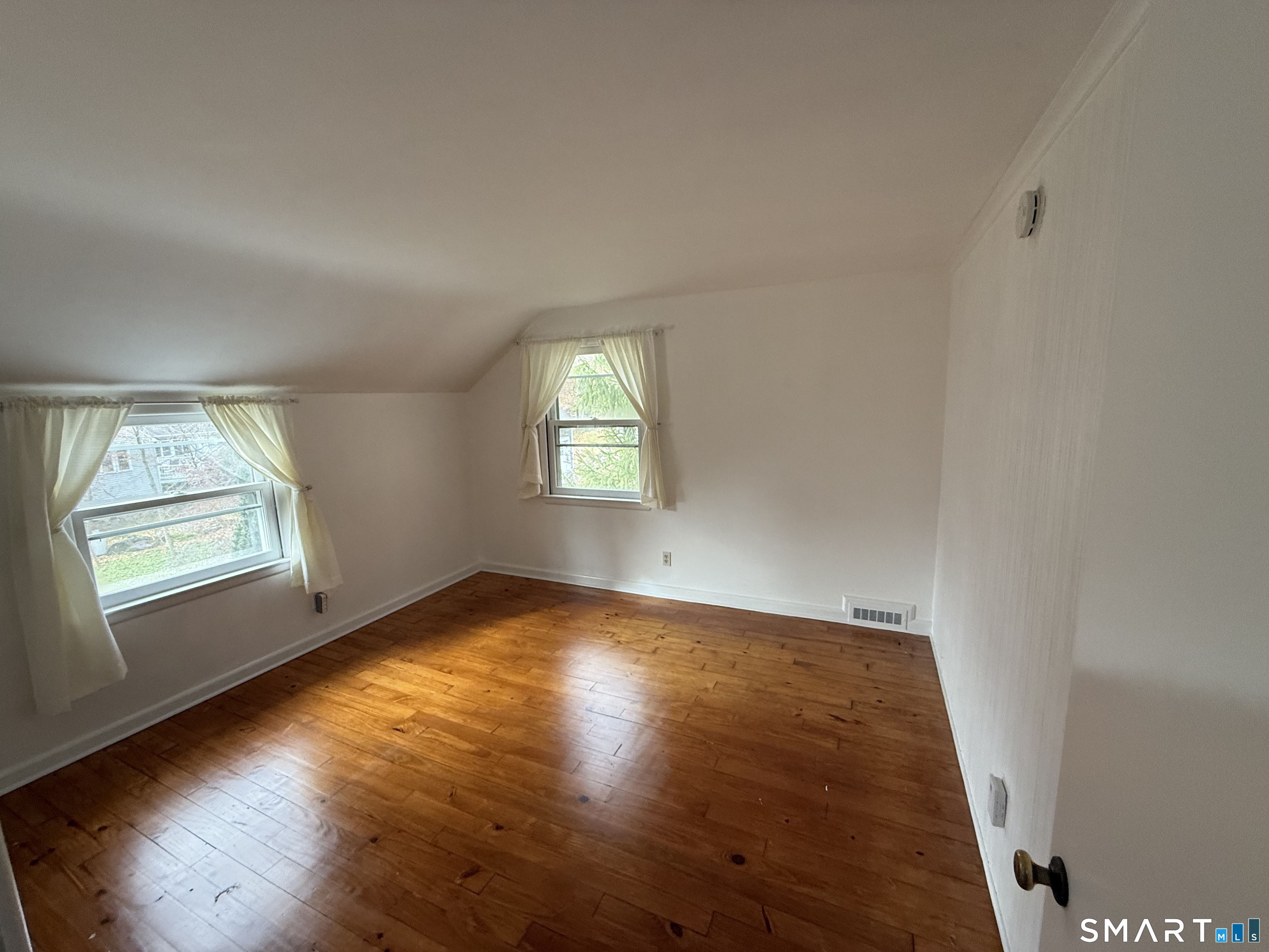 5 Little Brook Road Norwalk, CT 06853 - Photo 23 of 38