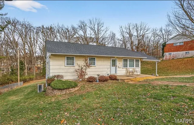 $230,000 | 610 Edgewood Lane, Festus, MO 63028