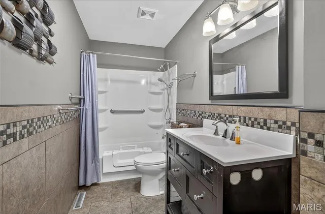 $230,000 | 610 Edgewood Lane, Festus, MO 63028