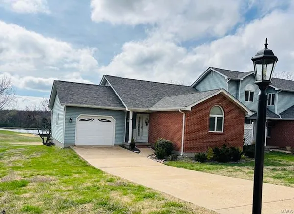 $279,500 | 16 Village At Four Lane, Unit C BUILDING #5 VILLAGE AT FOUR, Cuba, MO 65453