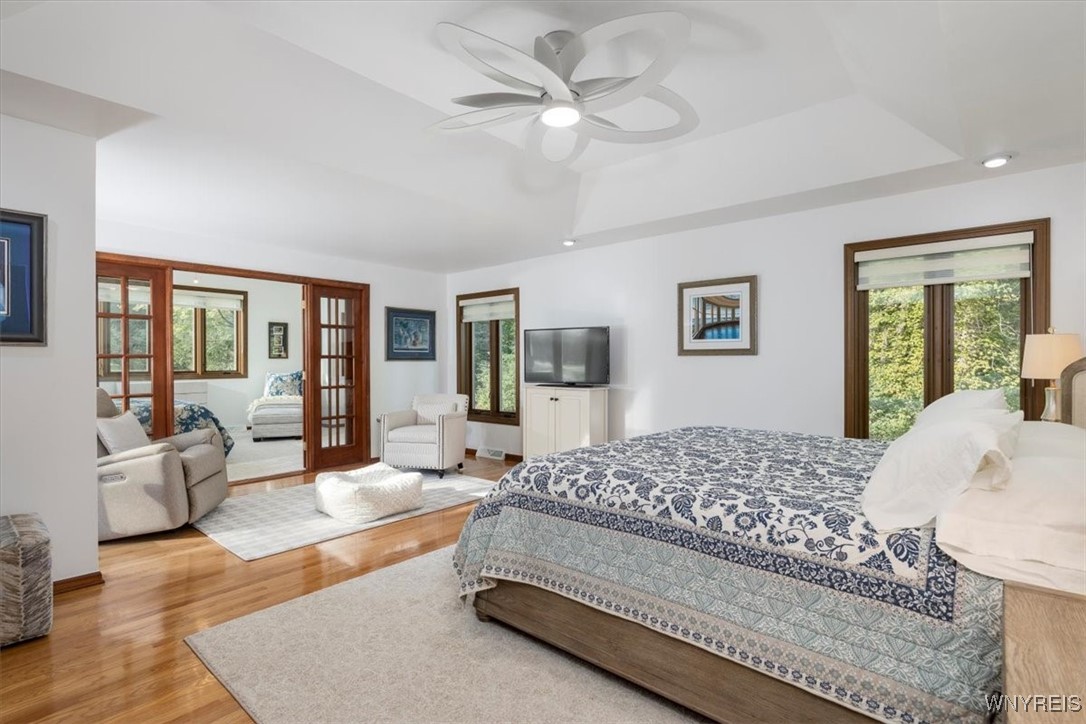 7555 Ellicott Road Orchard Park, NY 14170 - Photo 15 of 45 1ST FLOOR PRIMARY BEDROOM