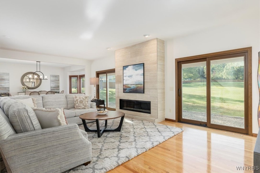 7555 Ellicott Road Orchard Park, NY 14170 - Photo 5 of 45 LIVING ROOM