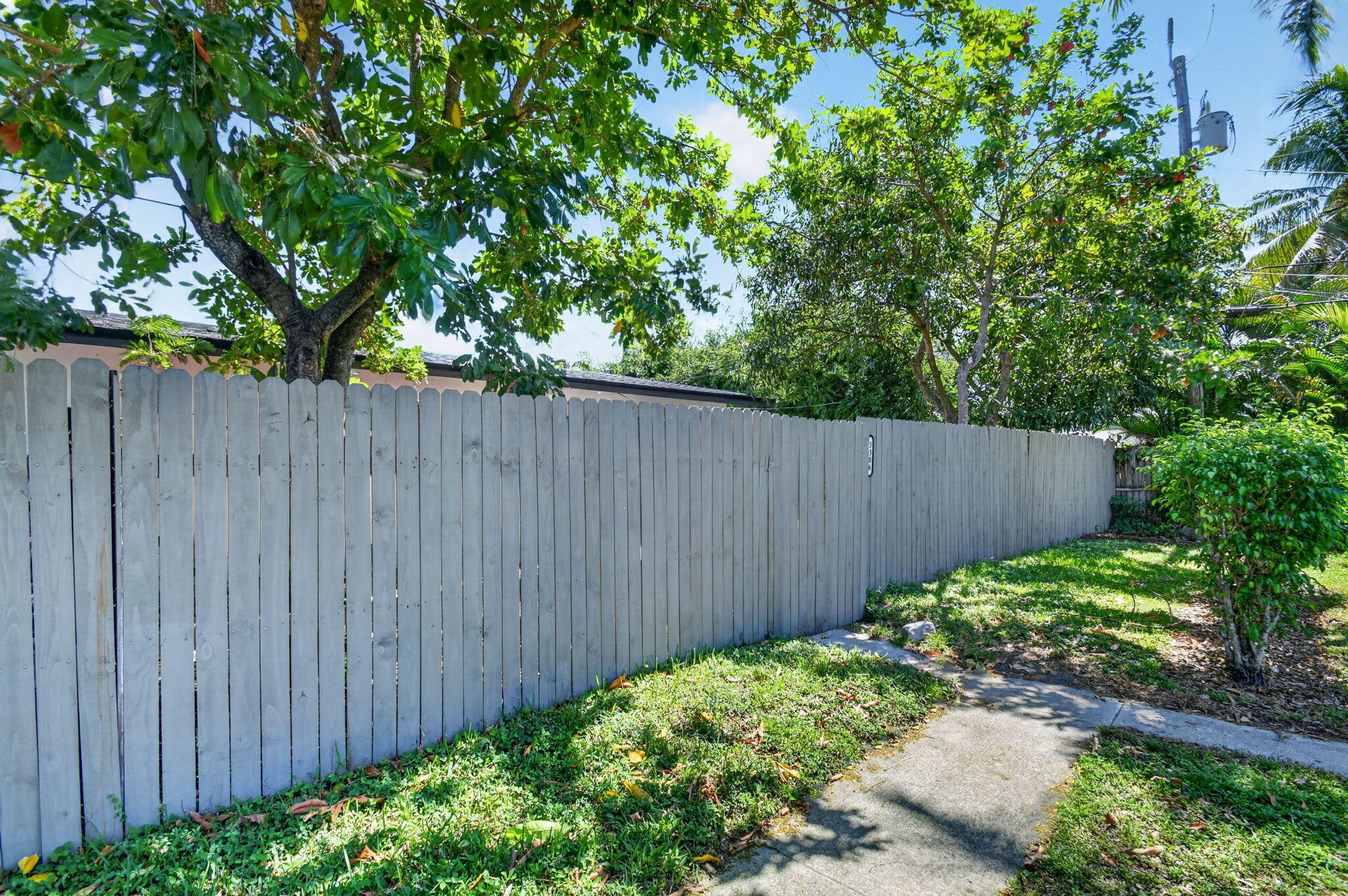 3382 Rudolph Road Lake Worth, FL 33461 - Photo 5 of 43 5-web-or-mls-DSC_9162