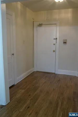 $2,500 | 218 Broad Avenue, Unit BB, Leonia, NJ 07605