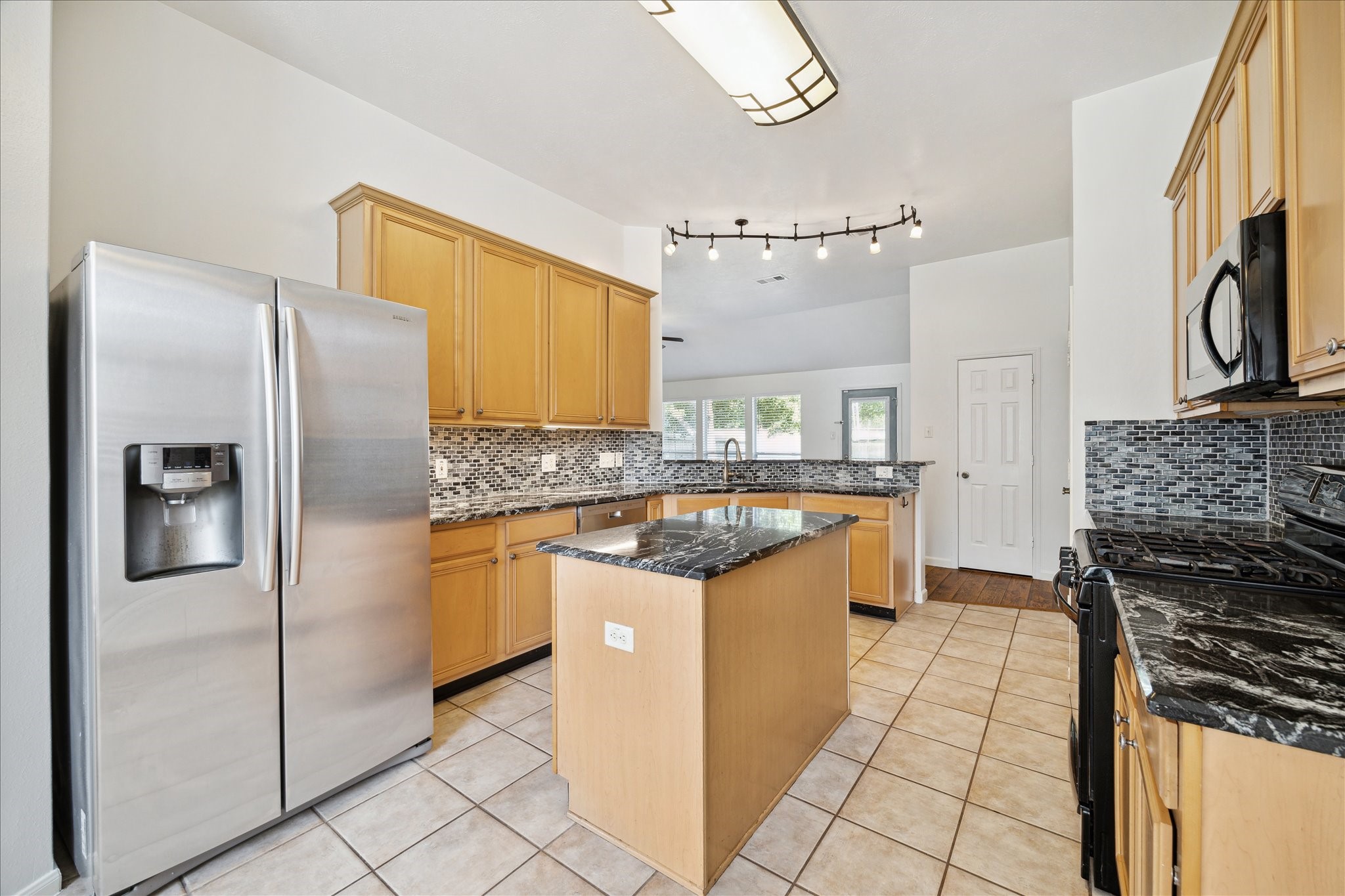 25826 Elmley Place Spring, TX 77389 - Photo 2 of 30