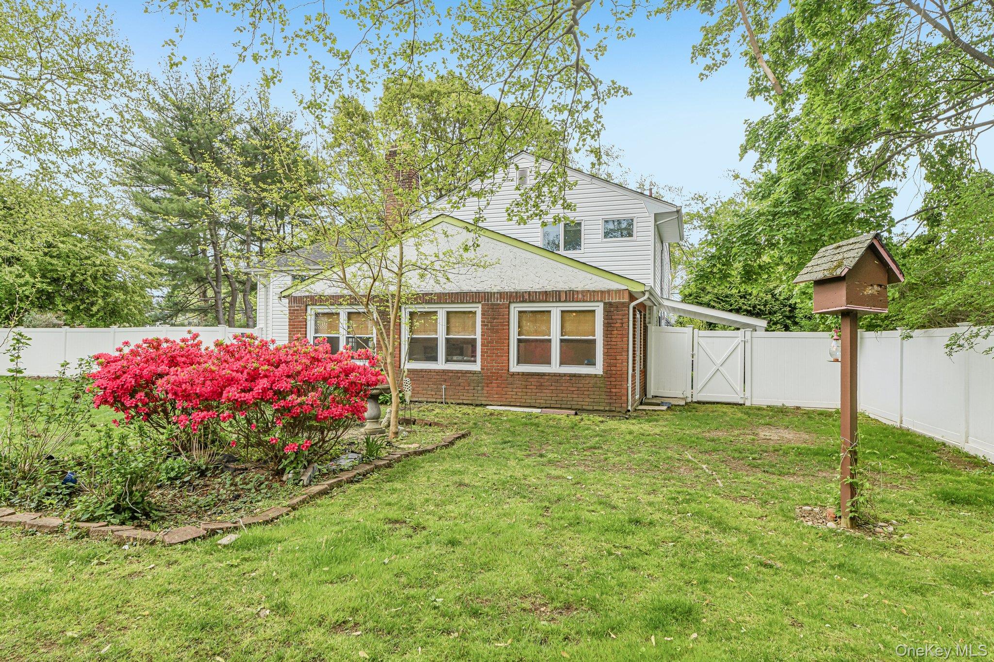 237 Cedar Road East Northport, NY 11731 - Photo 35 of 45