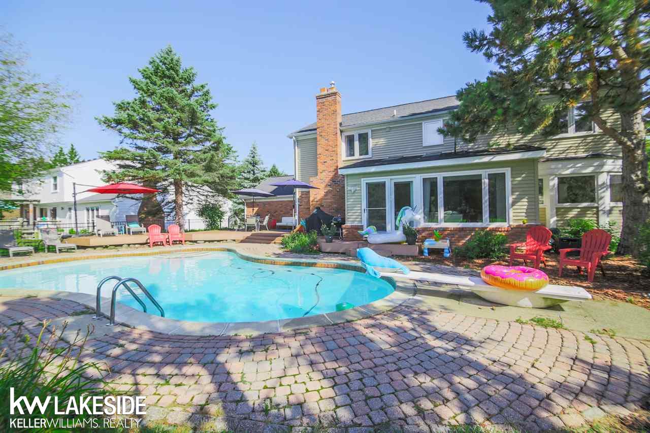 2437 Rancroft Beat Rochester Hills, MI 48306 - Photo 8 of 33