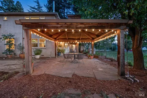 $2,300,000 | 655 West Grant Street, Healdsburg, CA 95448