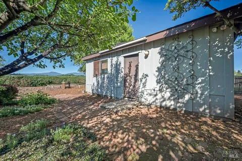 $2,300,000 | 655 West Grant Street, Healdsburg, CA 95448