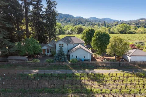 $2,300,000 | 655 West Grant Street, Healdsburg, CA 95448