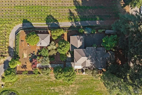 $2,300,000 | 655 West Grant Street, Healdsburg, CA 95448