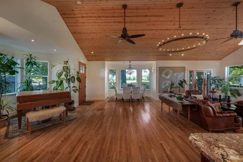 $2,300,000 | 655 West Grant Street, Healdsburg, CA 95448