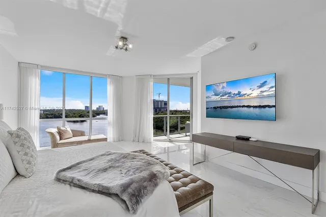 $1,749,000 | 17111 Biscayne Boulevard, Unit 706, North Miami Beach, FL 33160