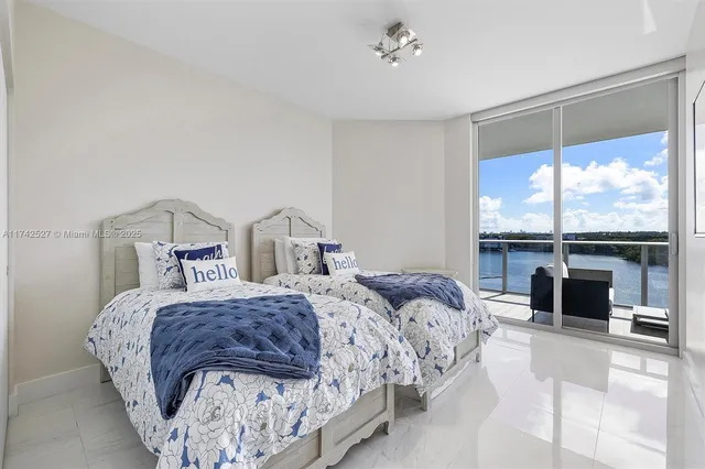$1,749,000 | 17111 Biscayne Boulevard, Unit 706, North Miami Beach, FL 33160