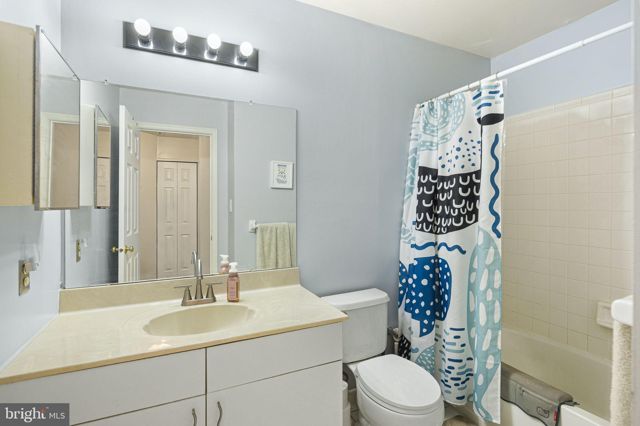 276 Ripka Street Philadelphia, PA 19127 - Photo 26 of 31 Full Hall Bath