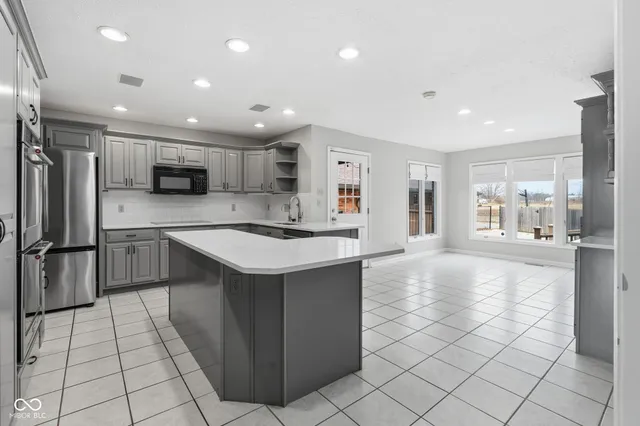 $1,000,000 | 15812 Joliet Road, Westfield, IN 46074