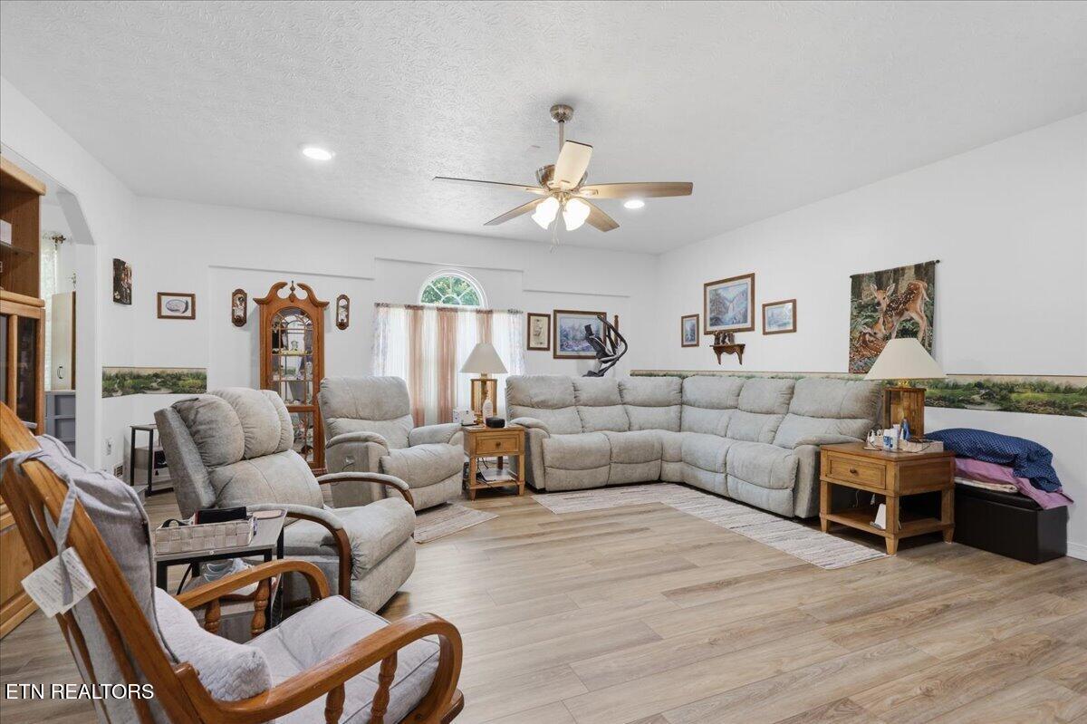 2042 Dutch Valley Road Clinton, TN 37716 - Photo 4 of 26 05-006_1I2A3316