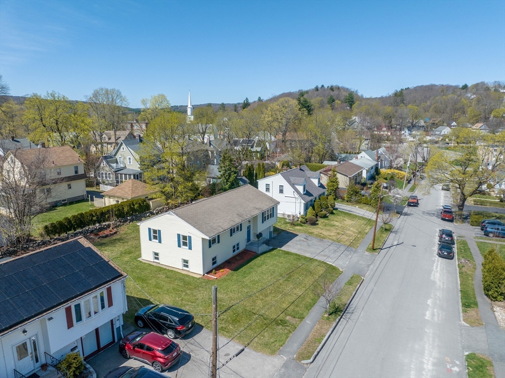 14 Maxdale Road Worcester, MA 01602 - Photo 4 of 42 a view of a city from a terrace