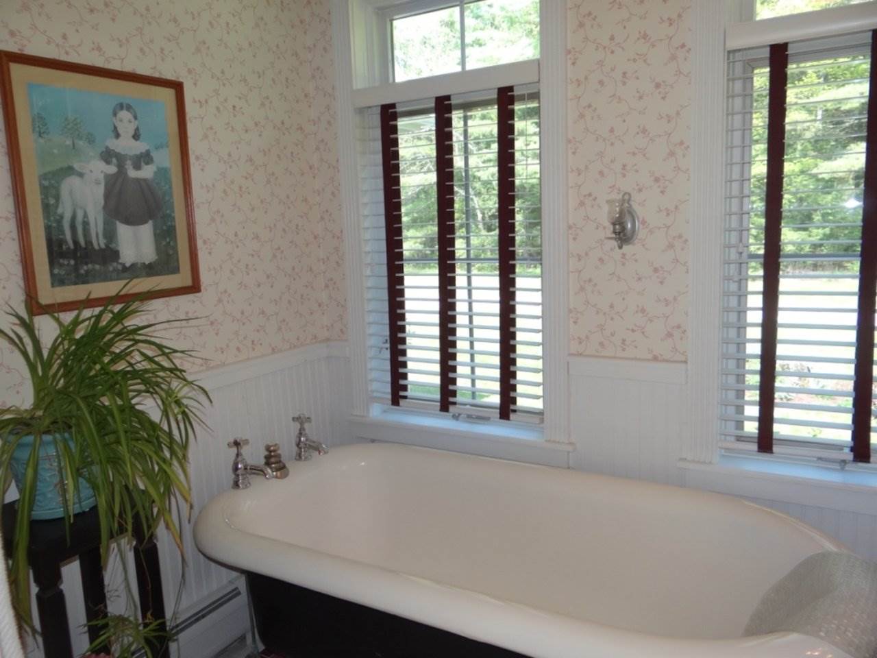 248 Charles Road Williston, VT 05495 - Photo 17 of 40