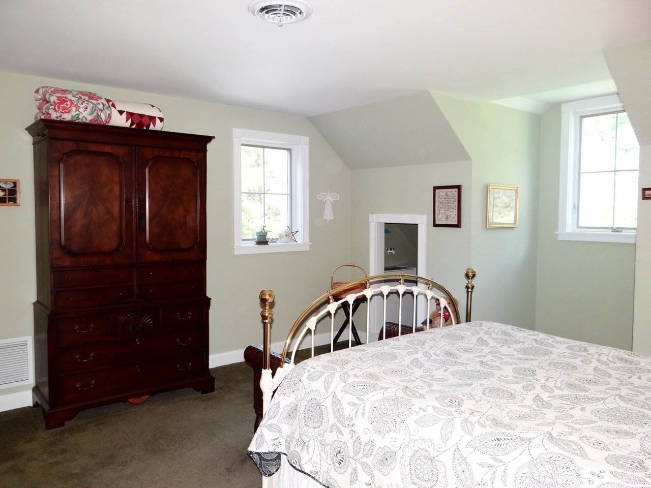 248 Charles Road Williston, VT 05495 - Photo 22 of 40