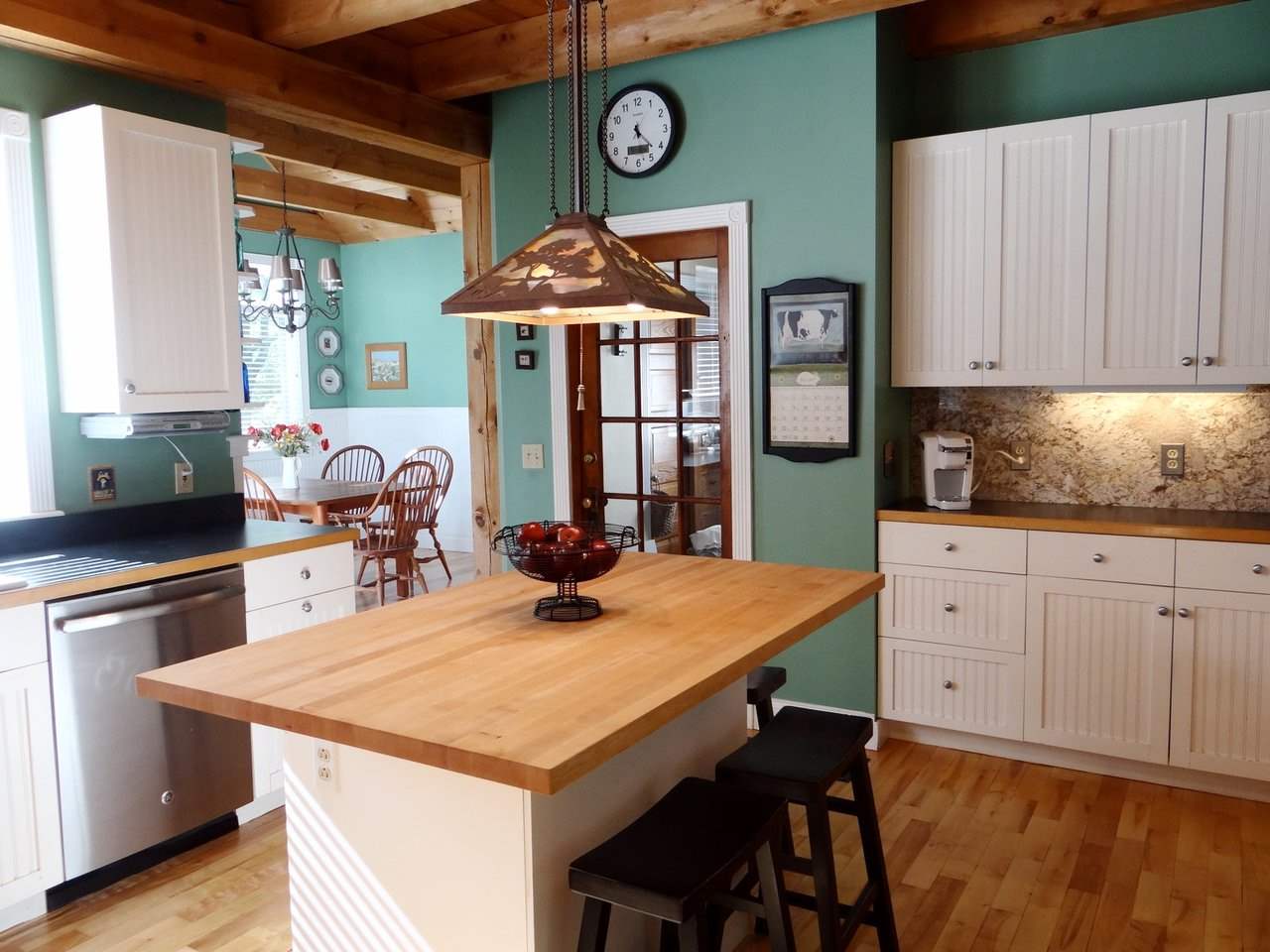 248 Charles Road Williston, VT 05495 - Photo 4 of 40